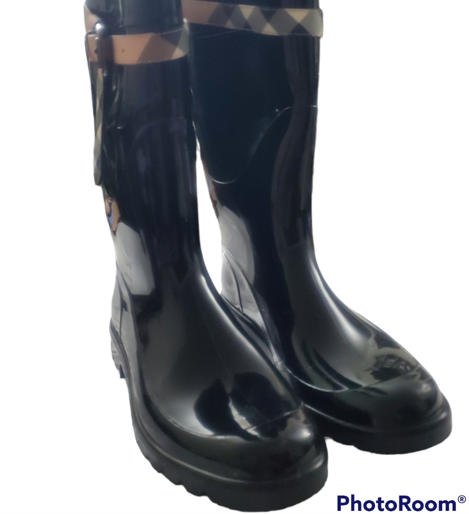 Burberry Boots Size 39